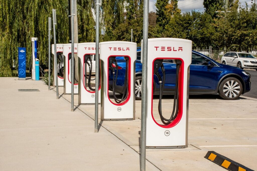 Tesla opent bij Avignon de 800e Supercharger in Europa