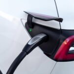 Aptera veut que le Congrès adopte les prises Supercharger de Tesla comme norme américaine pour les VE