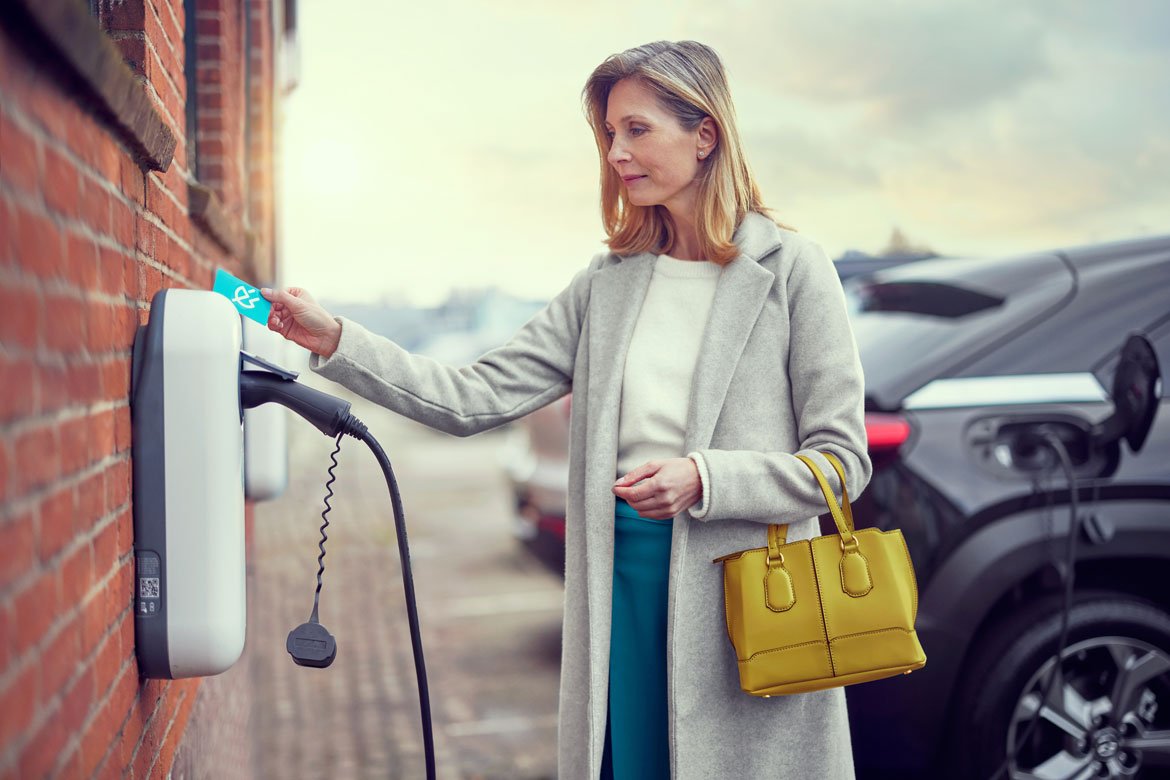 Avec l'interdiction des voitures à essence à partir de 2035, la ville propre se rapproche
