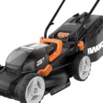 Coupez l'herbe sans gaz ni huile avec la tondeuse électrique de 20 pouces de WORX à 194 $ dans les Nouvelles offres vertes