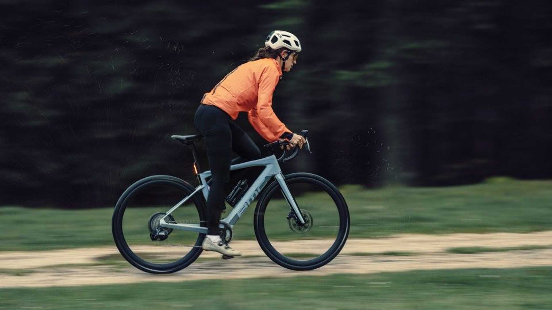 BMC présente le nouveau vélo de route électrique Roadmachine 01 AMP X Performance