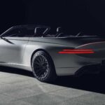 Le concept Genesis X perd son toit et se transforme en cabriolet au salon de l'auto de Los Angeles.