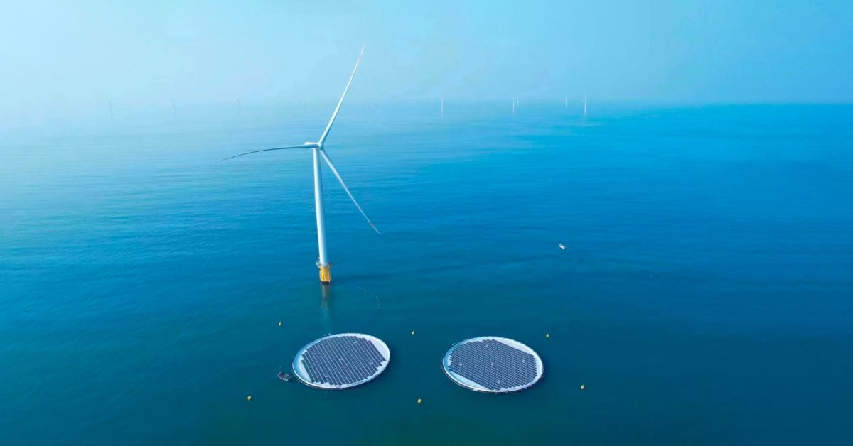 Le premier pilote éolien-solaire flottant offshore du monde vient d'être mis en ligne en Chine