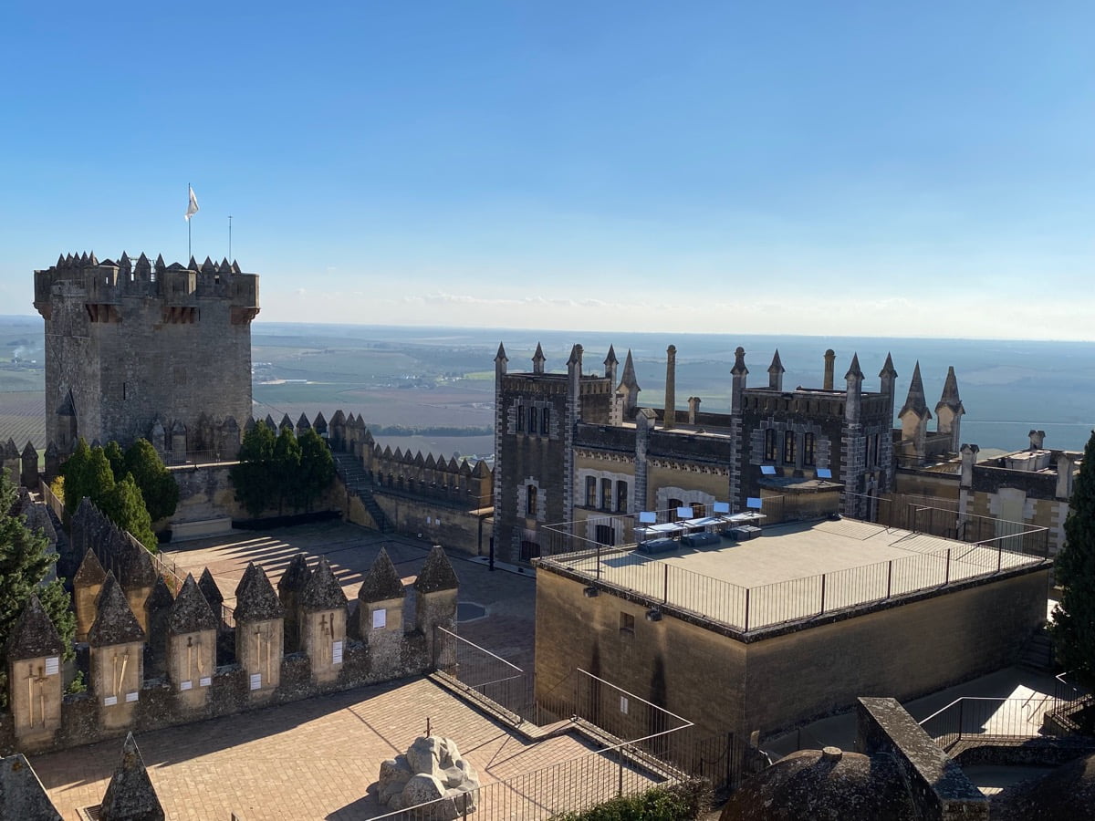 SpaceX Starlink alimente le streaming de Fortnite depuis un château en Espagne - TeslaNorth.com