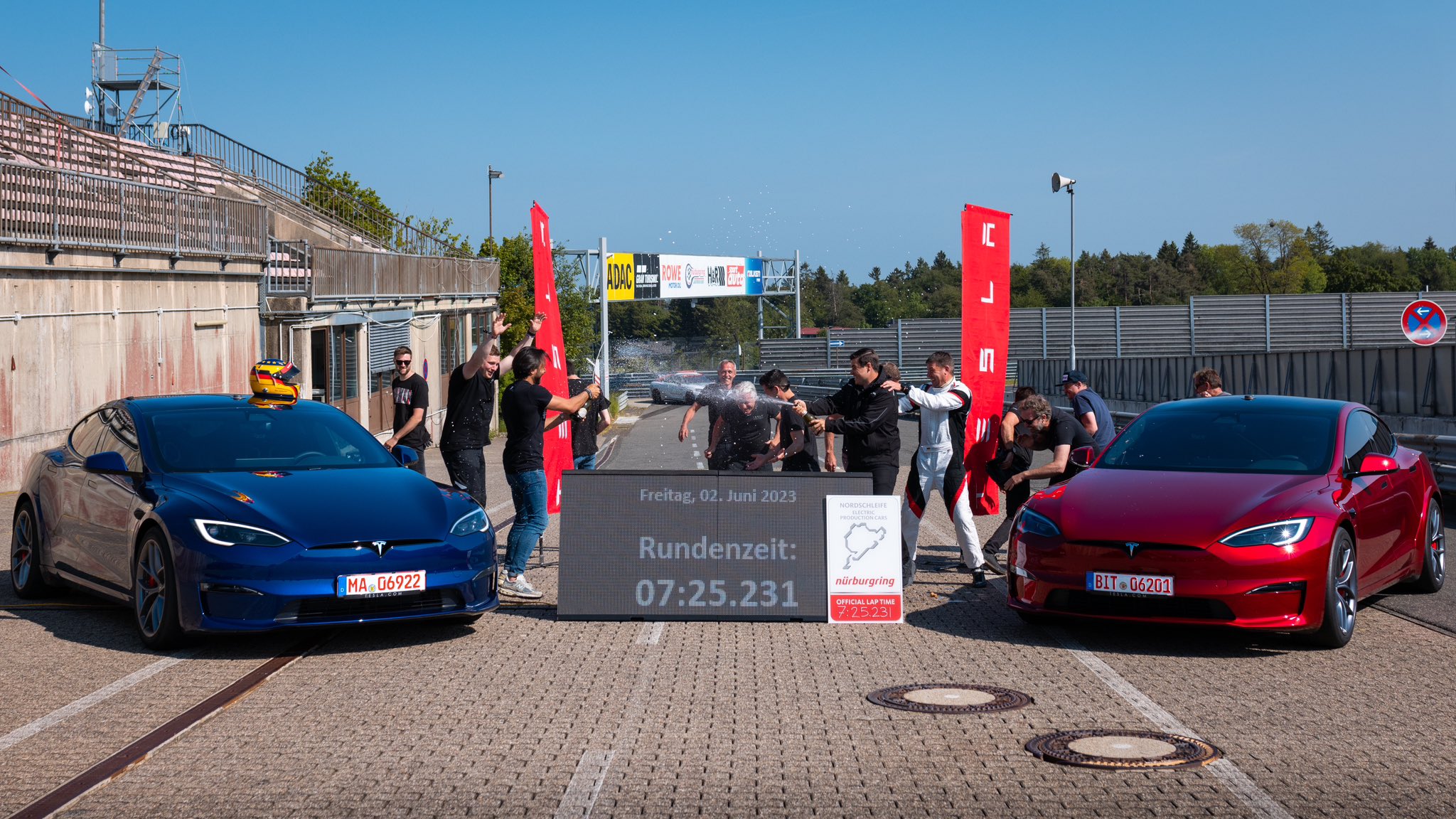 Tesla Model S Plaid record Nürburgring