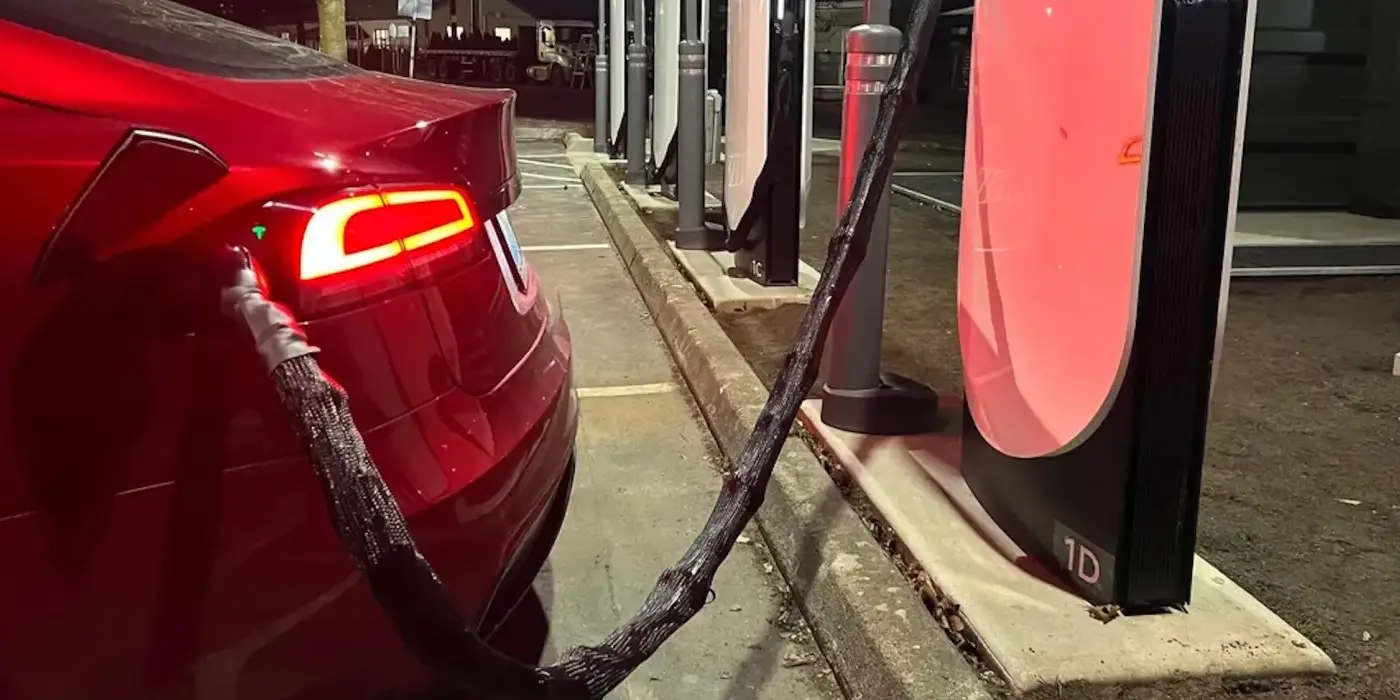 Tesla câble antivol